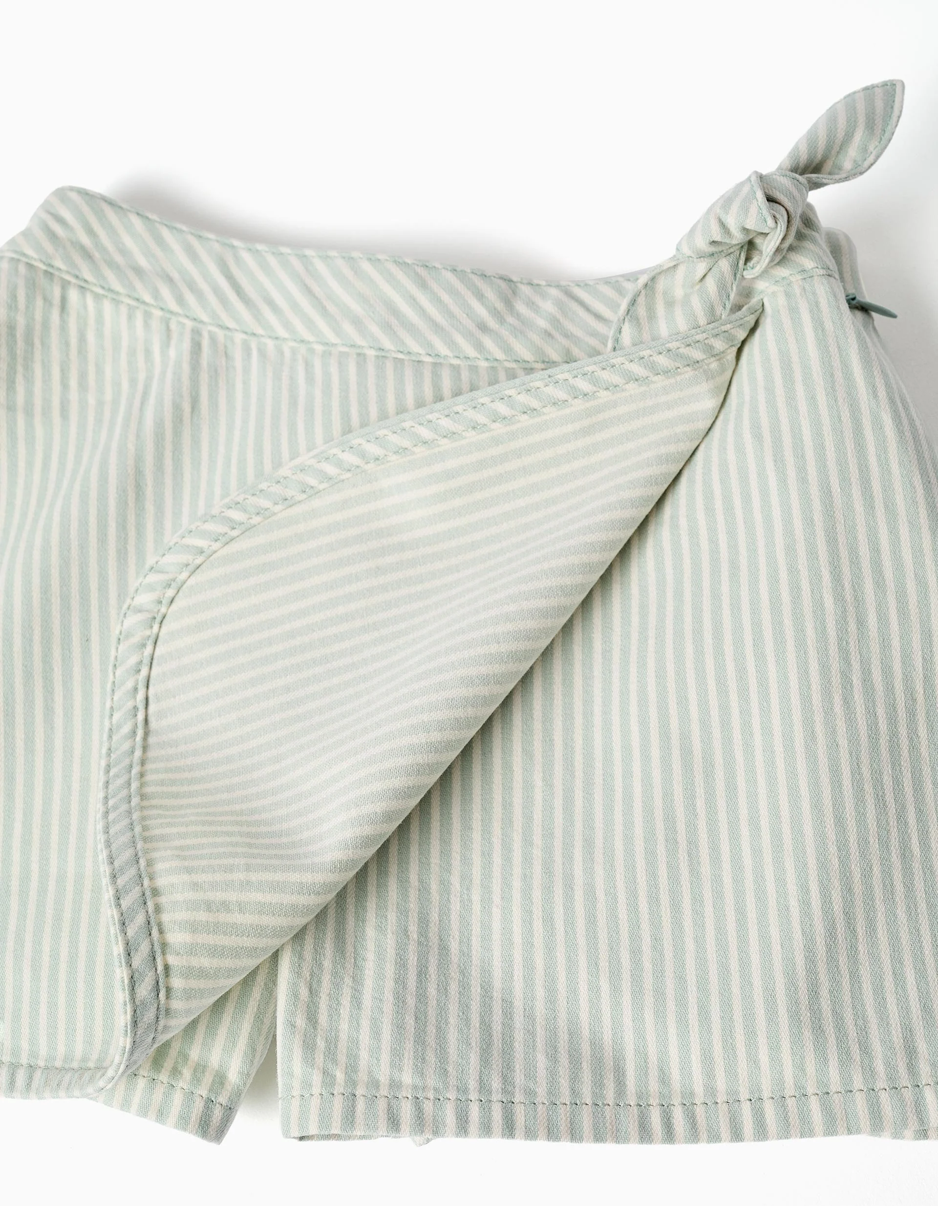 Cotton striped skort with knot for girls, light green/white - Image 4