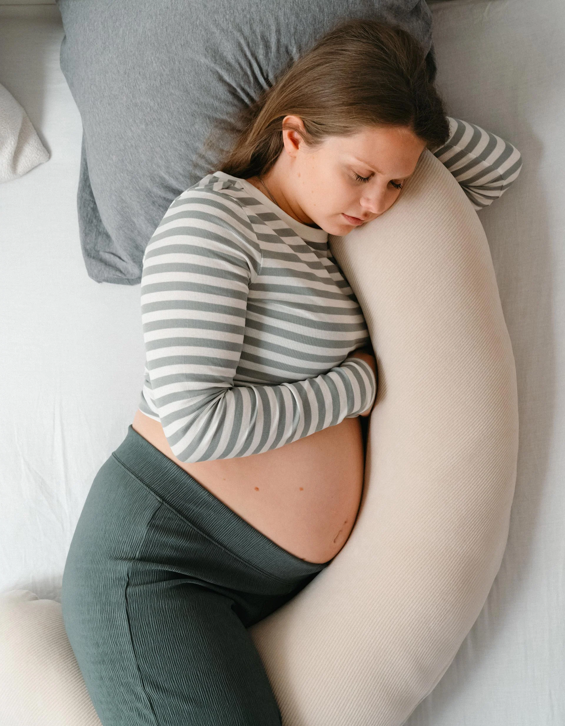 Doomoo Buddy Breastfeeding Pillow Corduroy, Sand - Image 2