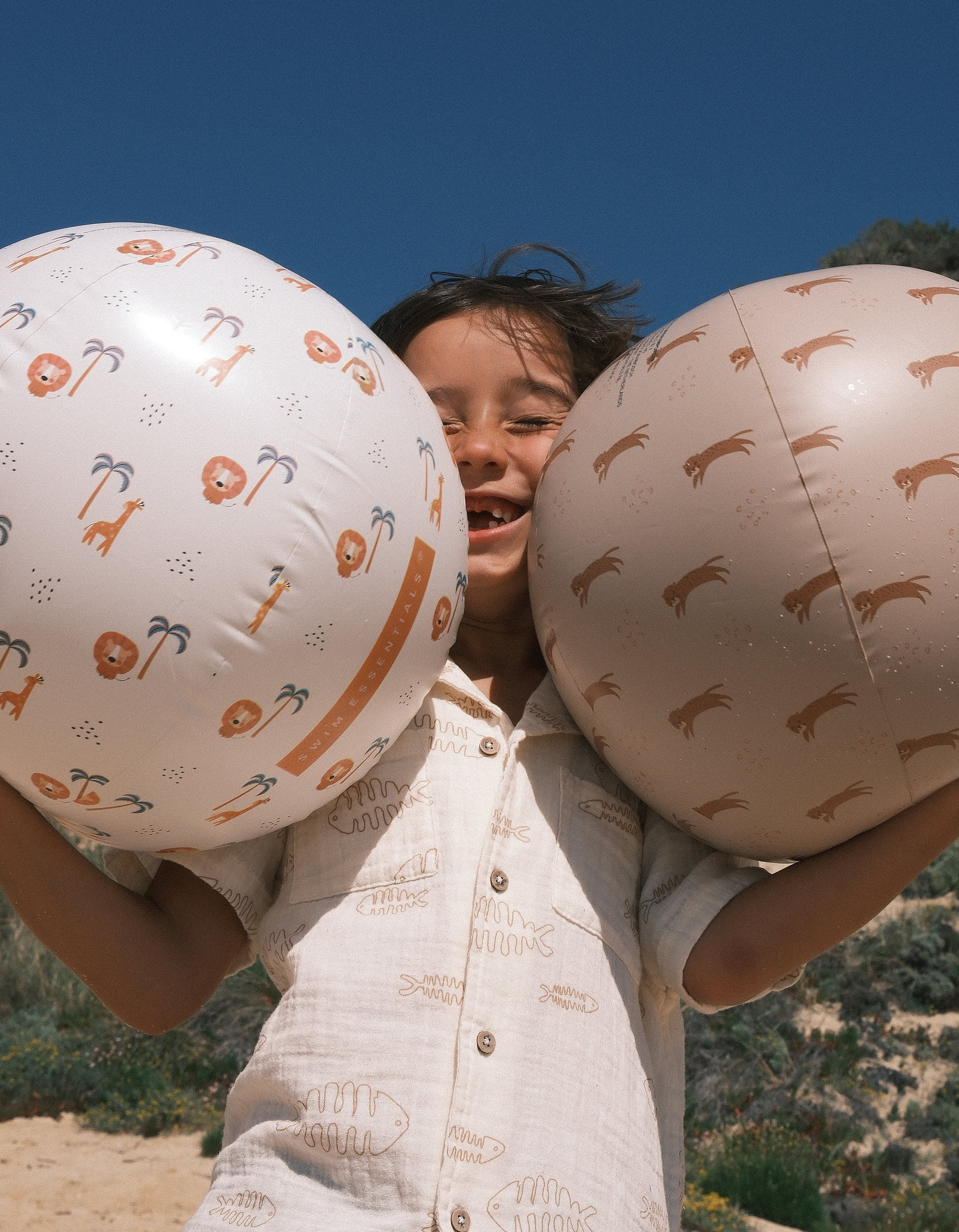 Inflatable Beach Ball 51cm Swim Essentials Roamer 3A+ - Image 2