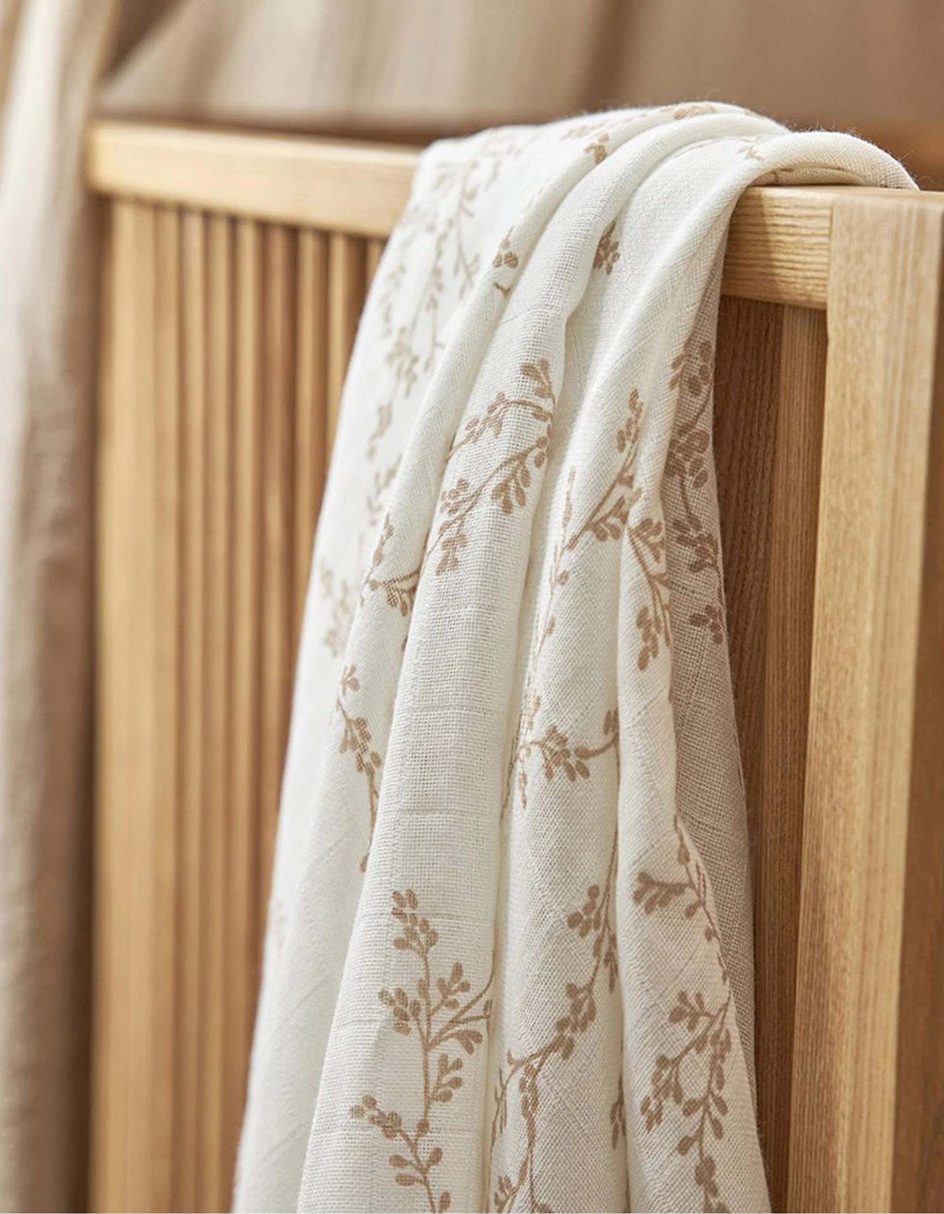 Pack of 2 Meyco Muslin Squares 120x120 cm, Branches Sand - Image 3
