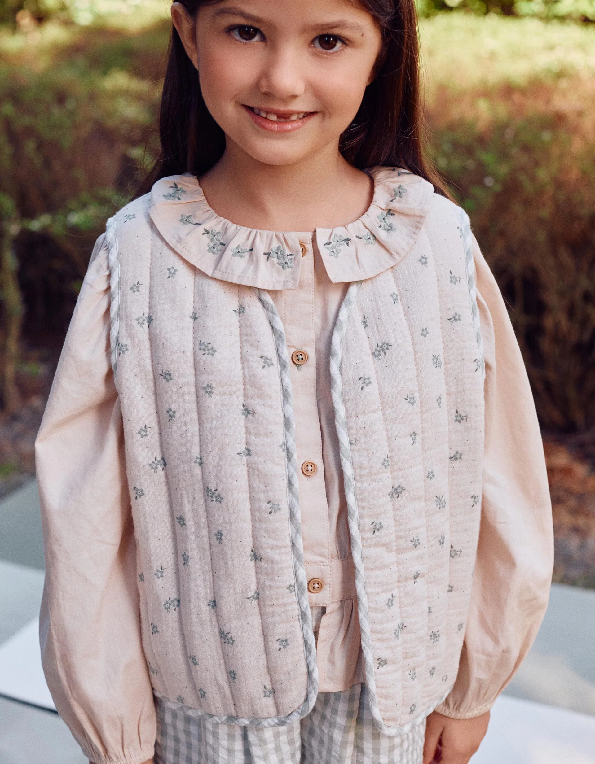 Padded cotton vest with floral motif B&S for girls, beige/green - Image 2
