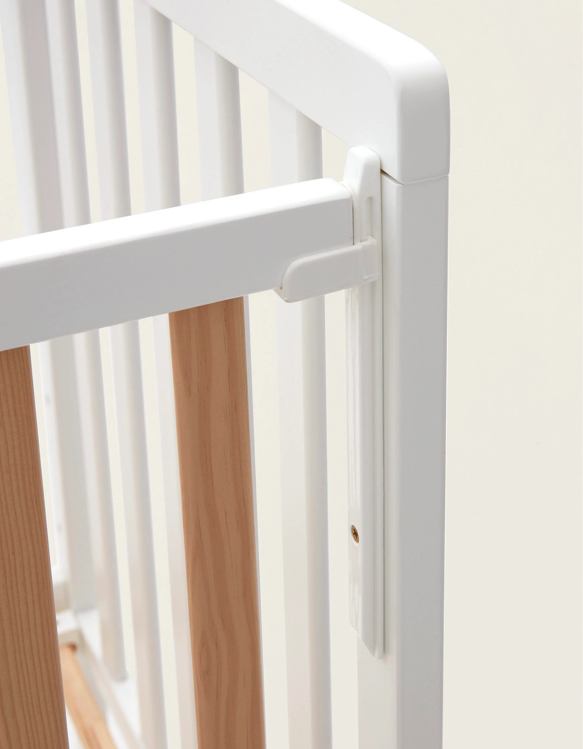 Two-Colour Cot Zy Baby - Image 6